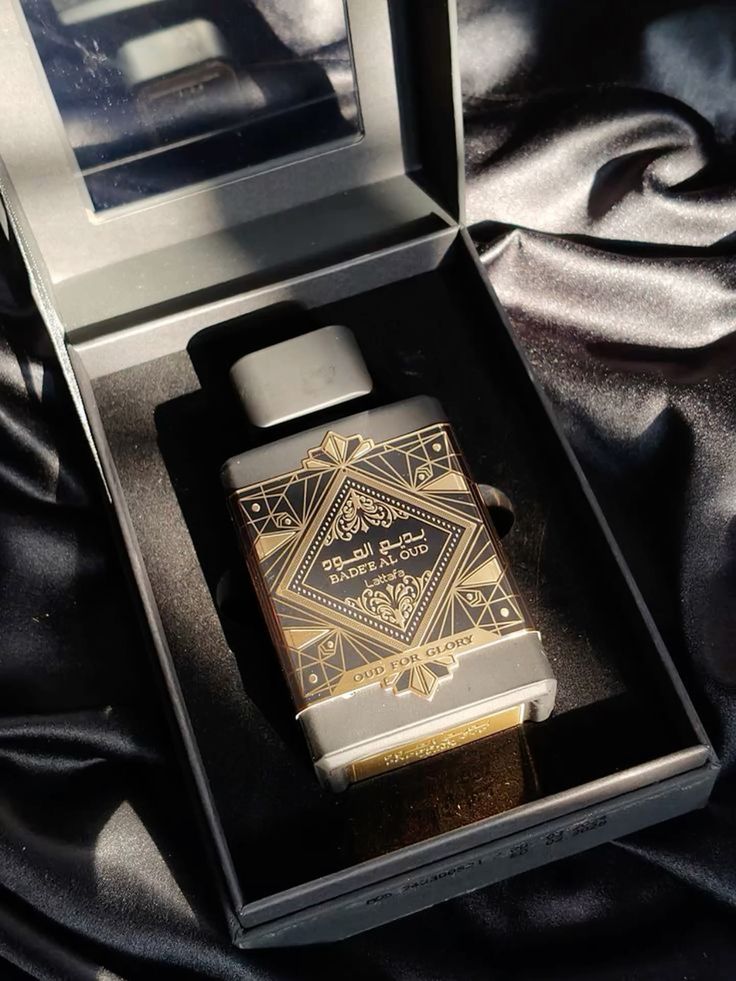 Lattafa Maison Alhambra Infini Oud EDP 100ml Masculino